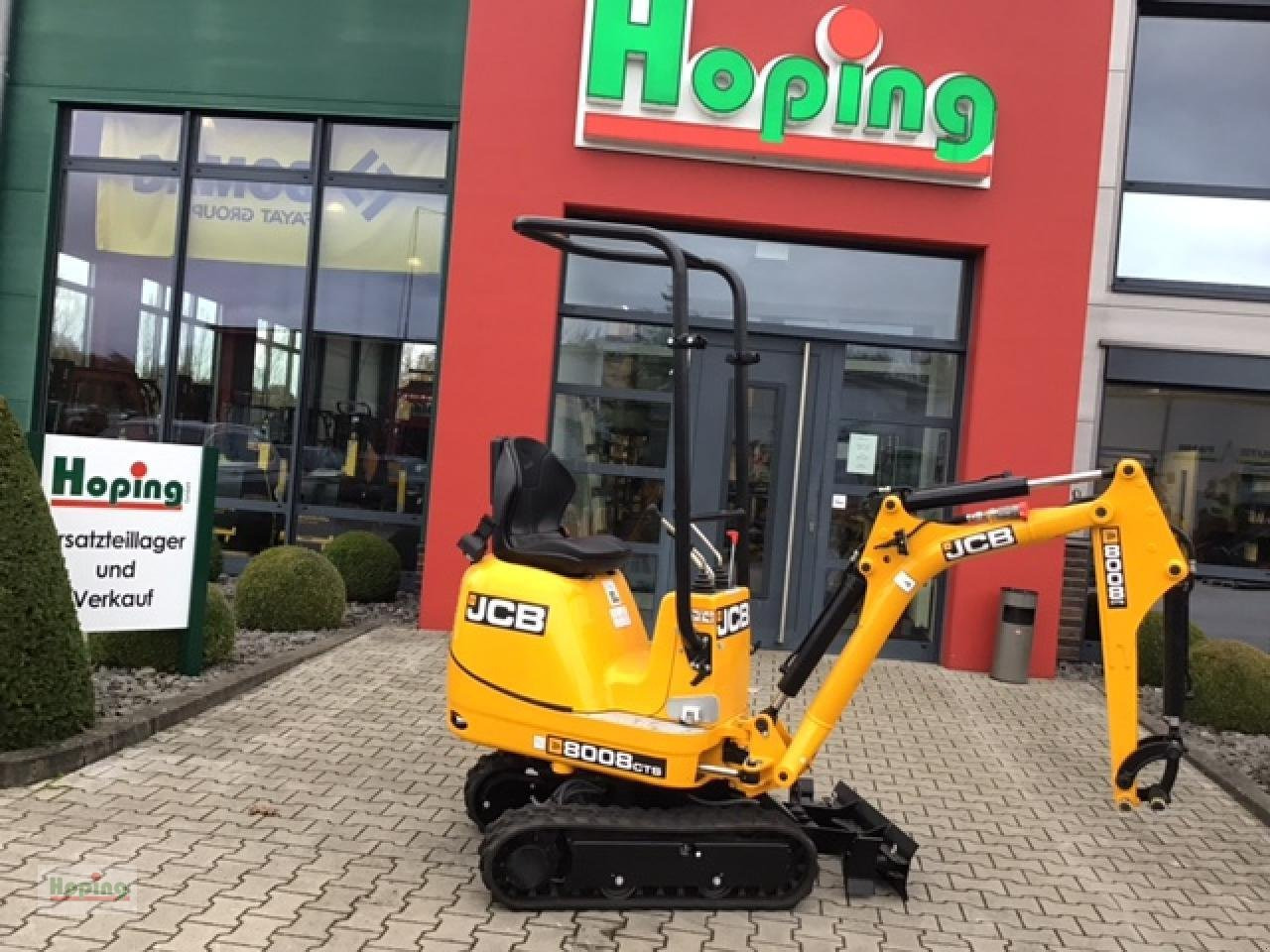 JCB 8008 CTS - حفارة مصغرة: صور 1 JCB 8008 CTS - حفارة مصغرة: صور 1