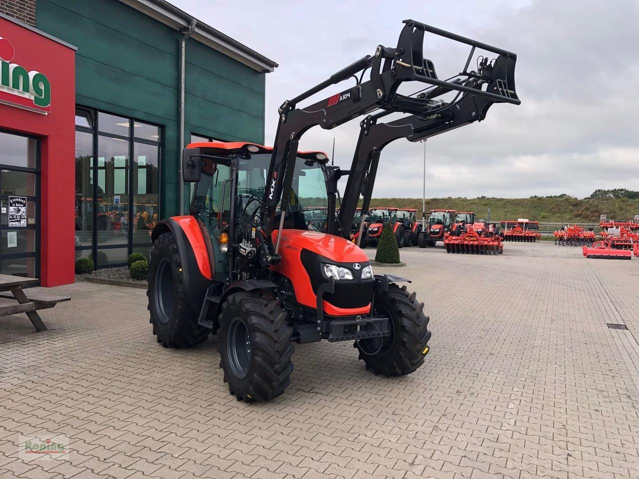 Kubota M4073 Cab - جرار: صور 2 Kubota M4073 Cab - جرار: صور 2