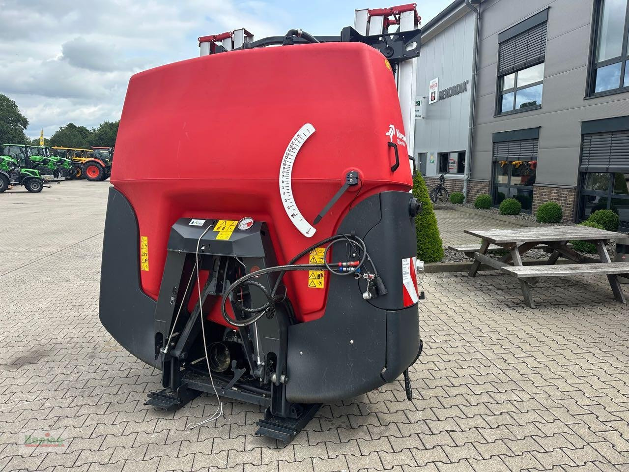 Kverneland IXter B18 1.800 iXsray - آلة الرش المعلقة: صور 5 Kverneland IXter B18 1.800 iXsray - آلة الرش المعلقة: صور 5