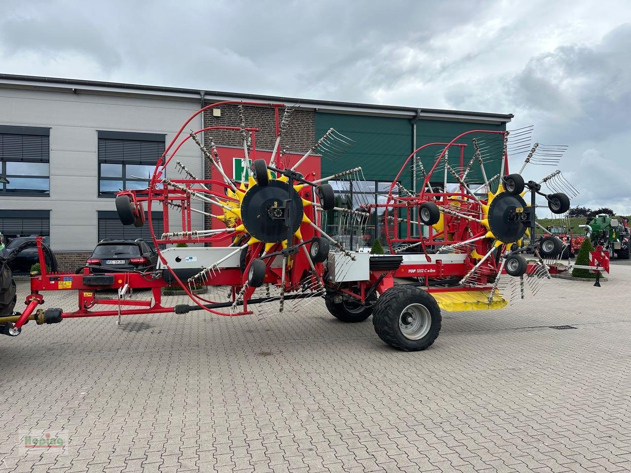 Pöttinger TOP 1252 C - لمّامَة القش: صور 2 Pöttinger TOP 1252 C - لمّامَة القش: صور 2