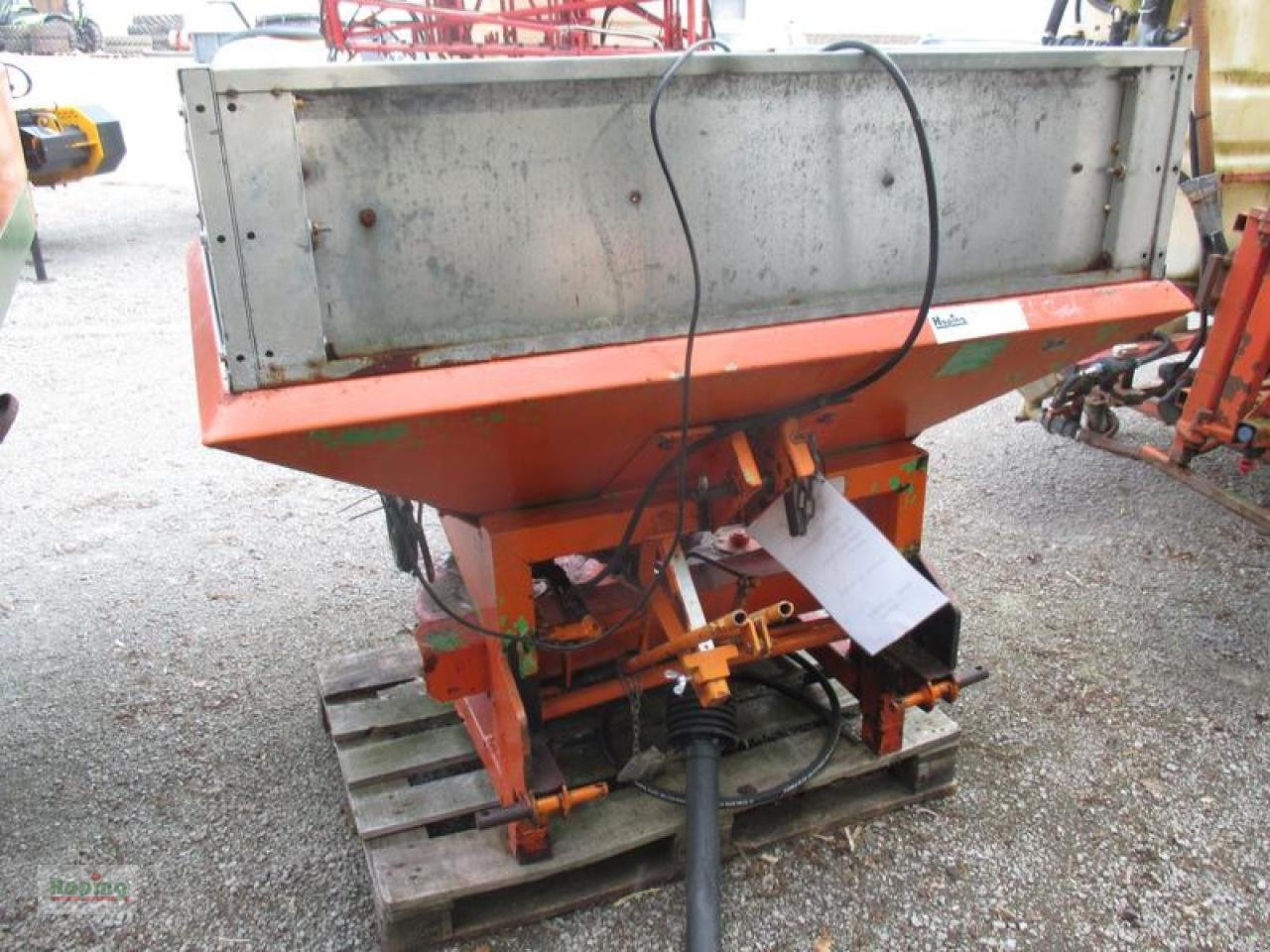 Rotina 681 - آلة رش الأسمدة: صور 4 Rotina 681 - آلة رش الأسمدة: صور 4