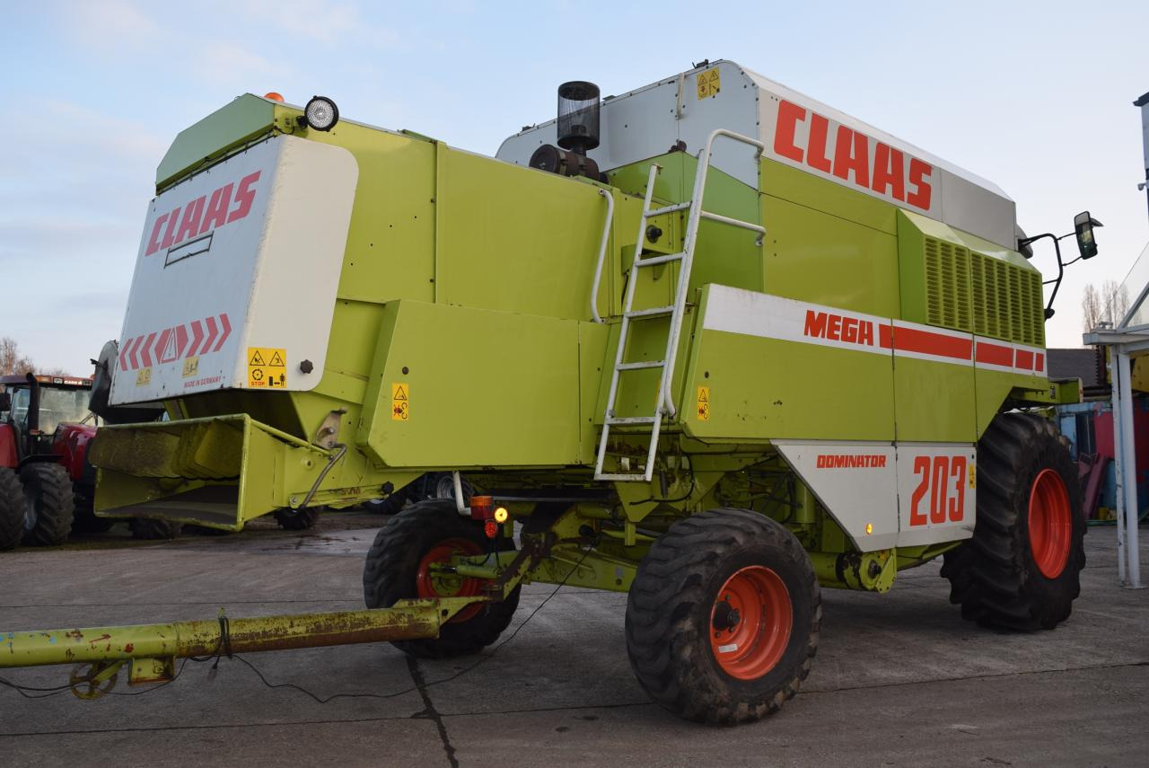 CLAAS Dominator 203 Mega - حصادة شاملة: صور 4 CLAAS Dominator 203 Mega - حصادة شاملة: صور 4