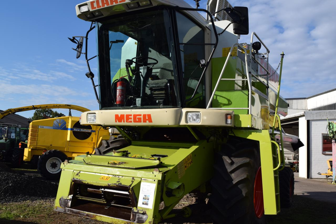 CLAAS Dominator 203 Mega - حصادة شاملة: صور 5 CLAAS Dominator 203 Mega - حصادة شاملة: صور 5