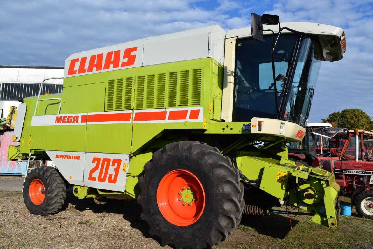 CLAAS Dominator 203 Mega - حصادة شاملة: صور 1 CLAAS Dominator 203 Mega - حصادة شاملة: صور 1