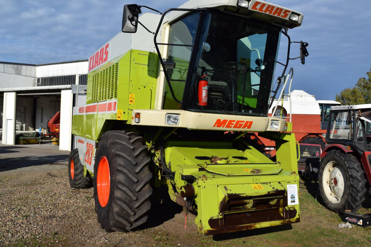 CLAAS Dominator 203 Mega - حصادة شاملة: صور 3 CLAAS Dominator 203 Mega - حصادة شاملة: صور 3