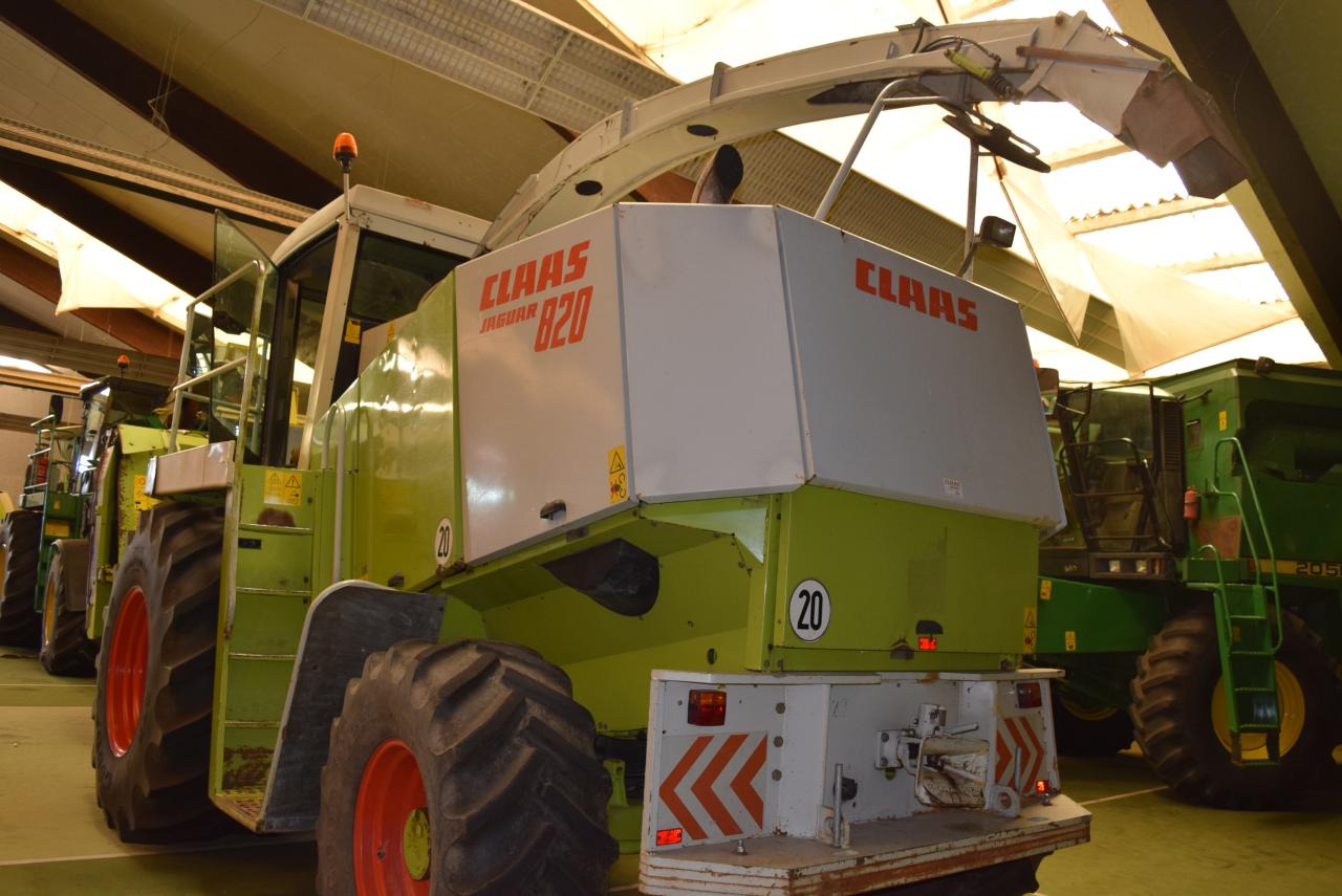 CLAAS Jaguar 820 - حصادة الأعلاف: صور 3 CLAAS Jaguar 820 - حصادة الأعلاف: صور 3