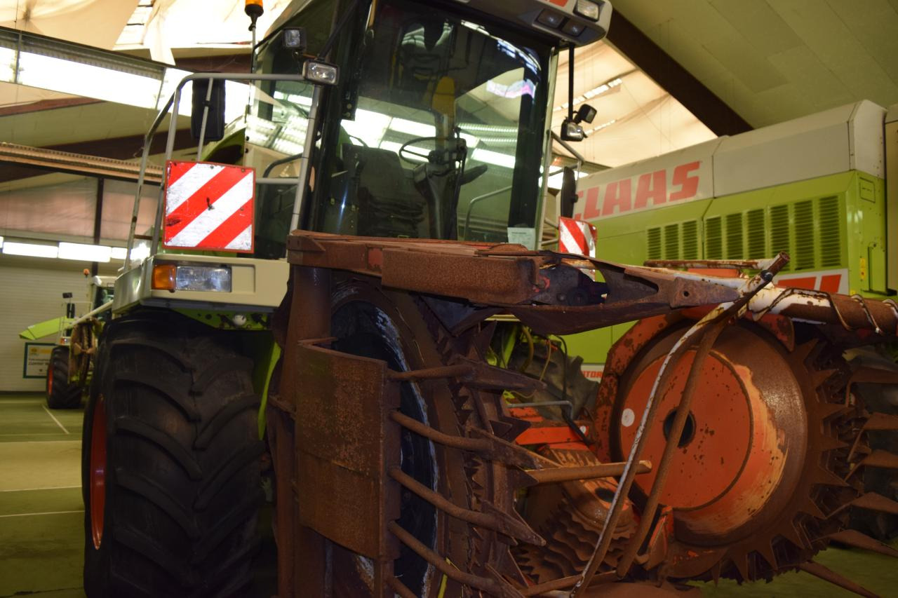 CLAAS Jaguar 860 - حصادة الأعلاف: صور 3 CLAAS Jaguar 860 - حصادة الأعلاف: صور 3
