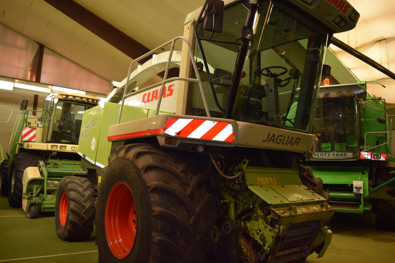 CLAAS Jaguar 900 - حصادة الأعلاف: صور 3 CLAAS Jaguar 900 - حصادة الأعلاف: صور 3