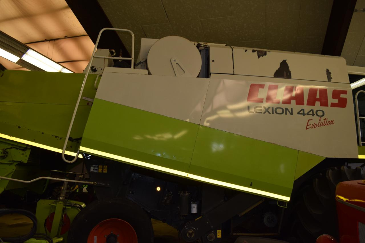 CLAAS Lexion 440 Evolution - حصادة شاملة: صور 4 CLAAS Lexion 440 Evolution - حصادة شاملة: صور 4