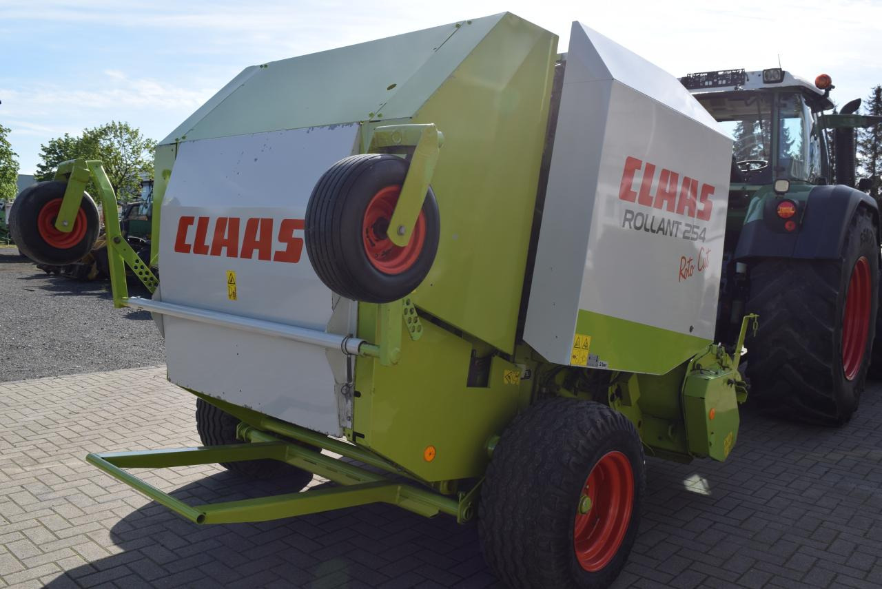 CLAAS Rollant 254 RC - مكبس القش الدائري: صور 4 CLAAS Rollant 254 RC - مكبس القش الدائري: صور 4