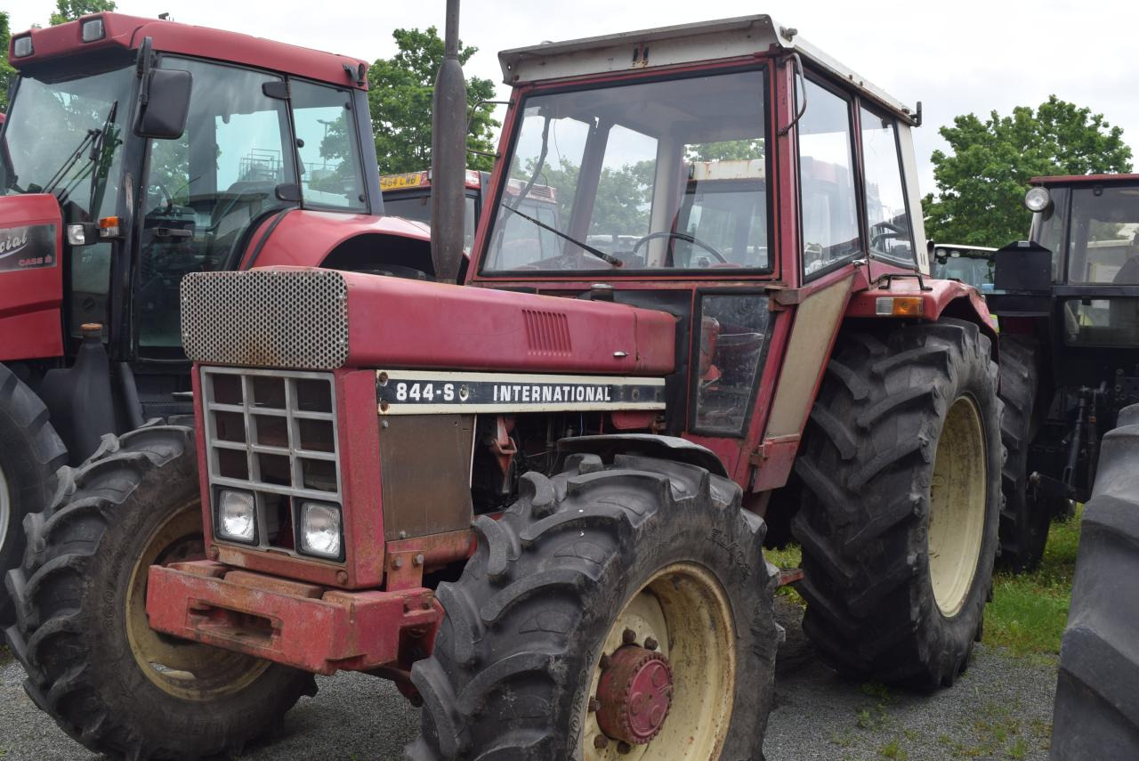 Case-IH 844 A/S - جرار: صور 2 Case-IH 844 A/S - جرار: صور 2