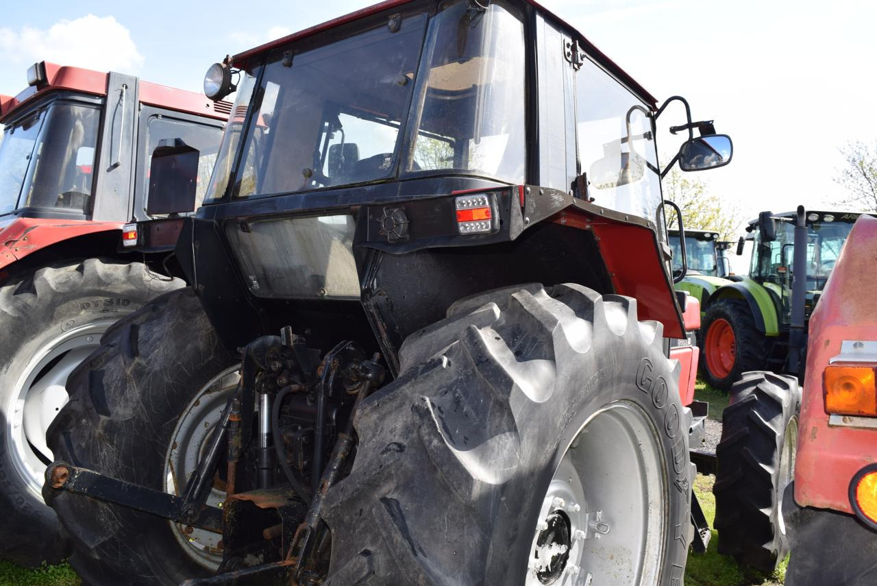 Case-IH 844 XLN - جرار: صور 4 Case-IH 844 XLN - جرار: صور 4