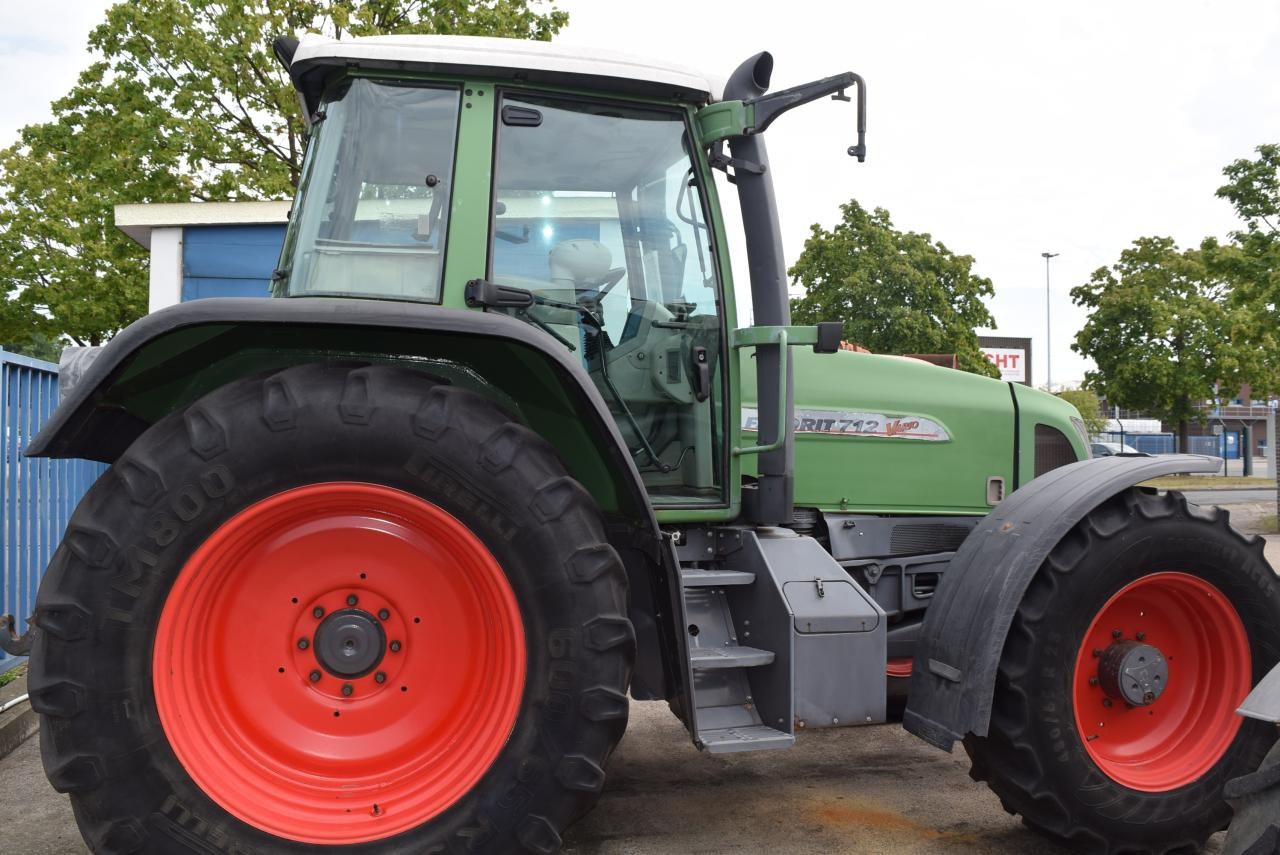 Fendt 712 Vario - جرار: صور 3 Fendt 712 Vario - جرار: صور 3