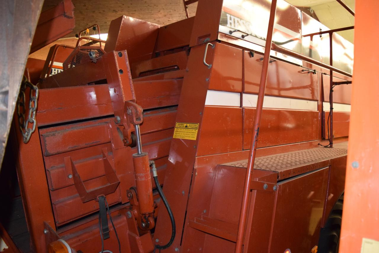 Fiat Hesston 4700 - مكبس البالات المستطيله: صور 3 Fiat Hesston 4700 - مكبس البالات المستطيله: صور 3