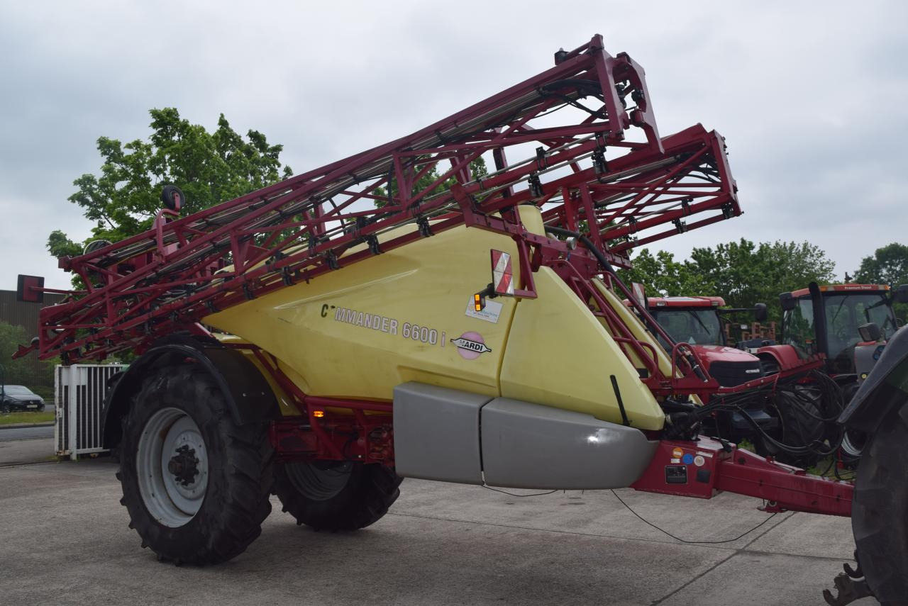 Hardi Commander 6600 i - آلة الرش المقطورة: صور 1 Hardi Commander 6600 i - آلة الرش المقطورة: صور 1