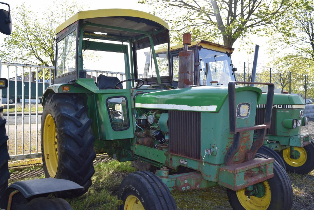 John Deere 2130 - جرار: صور 1 John Deere 2130 - جرار: صور 1