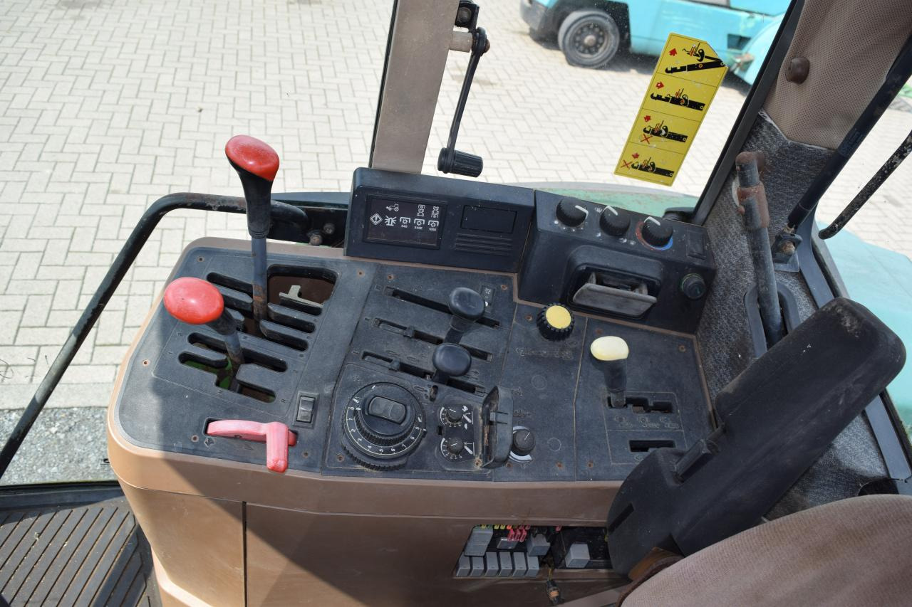 جرار John Deere 6100: صور 11