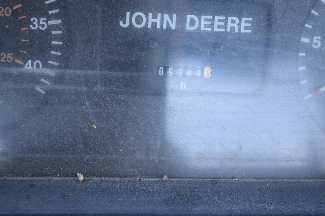 جرار John Deere 6100: صور 12