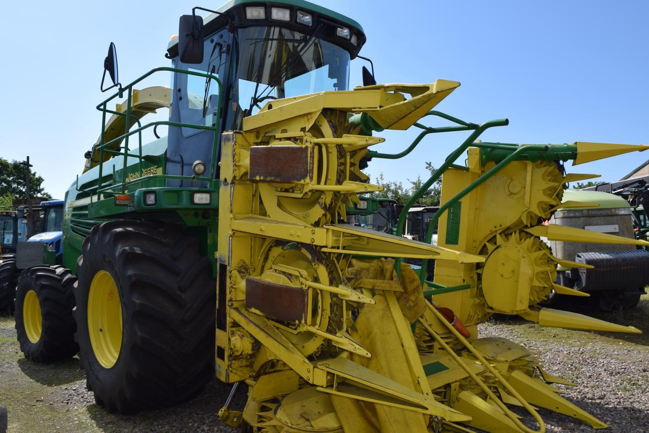 John Deere 7400 - حصادة الأعلاف: صور 1 John Deere 7400 - حصادة الأعلاف: صور 1