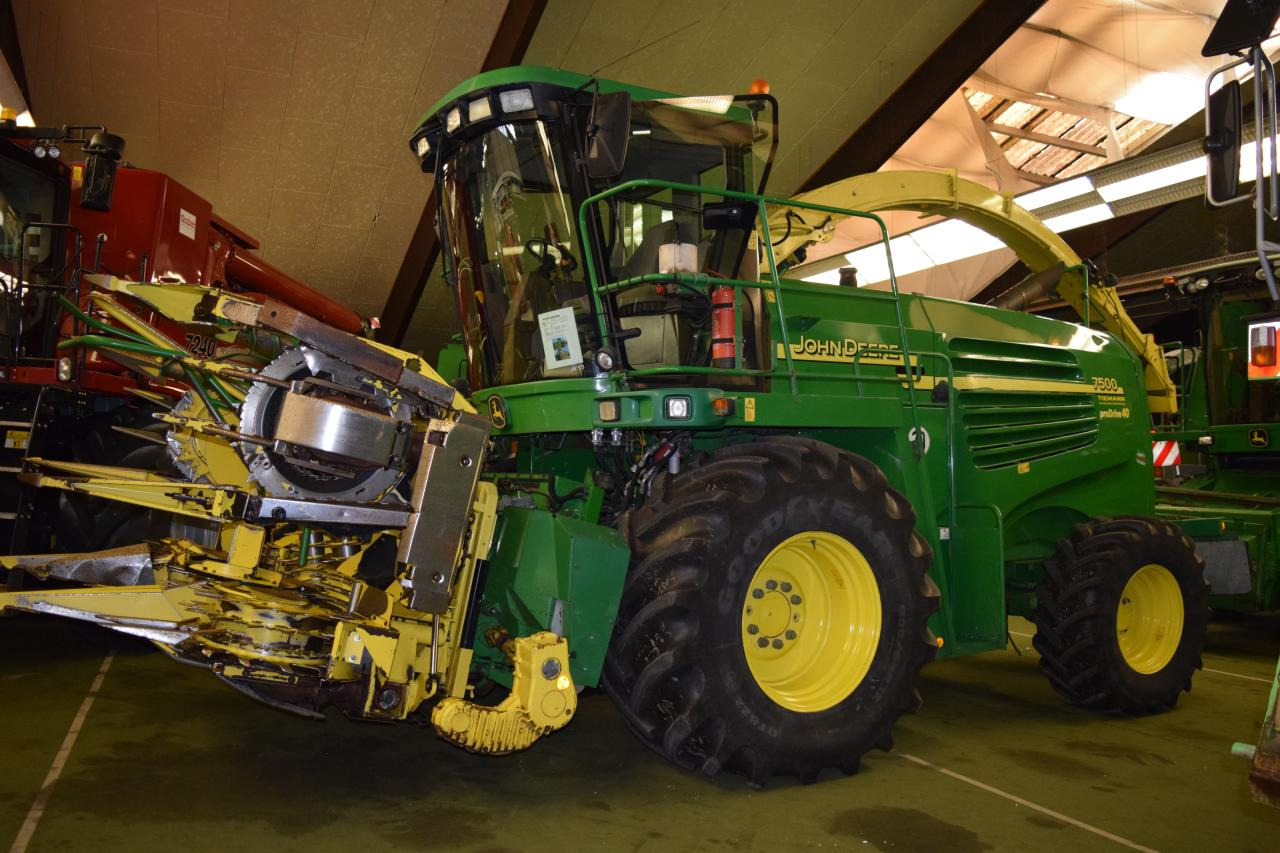 John Deere 7400 - حصادة الأعلاف: صور 1 John Deere 7400 - حصادة الأعلاف: صور 1