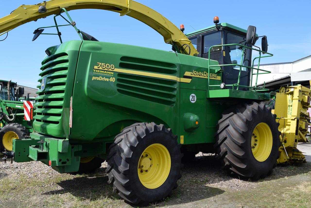 John Deere 7400 - حصادة الأعلاف: صور 4 John Deere 7400 - حصادة الأعلاف: صور 4