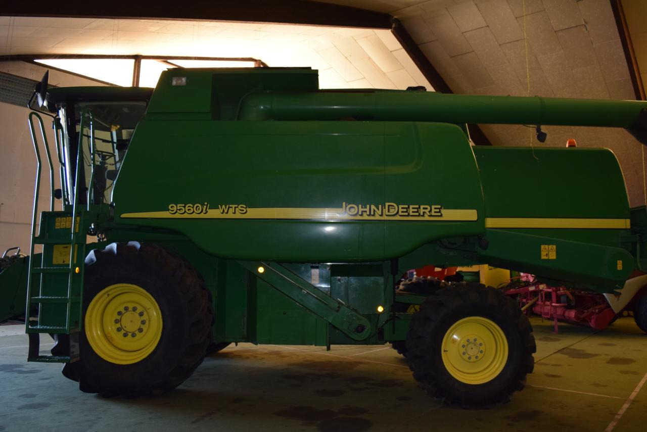 John Deere 9560 i WTS - حصادة شاملة: صور 3 John Deere 9560 i WTS - حصادة شاملة: صور 3