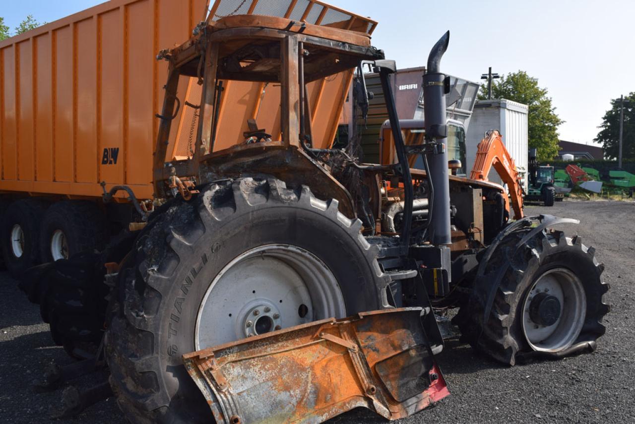 Massey Ferguson 6480 *Brandschaden* - جرار: صور 3 Massey Ferguson 6480 *Brandschaden* - جرار: صور 3