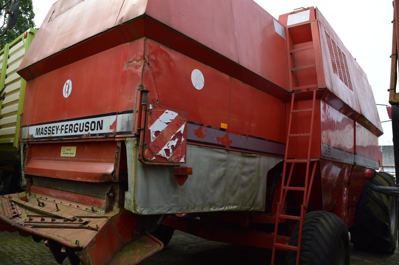 Massey Ferguson MF 38 - حصادة شاملة: صور 5 Massey Ferguson MF 38 - حصادة شاملة: صور 5