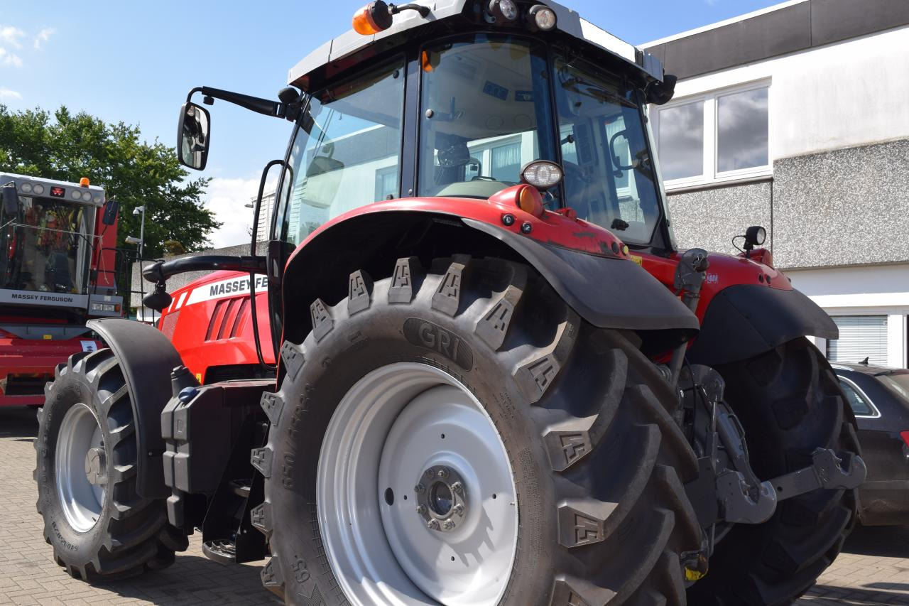 Massey Ferguson MF 7715 Dyna-6 - جرار: صور 4 Massey Ferguson MF 7715 Dyna-6 - جرار: صور 4
