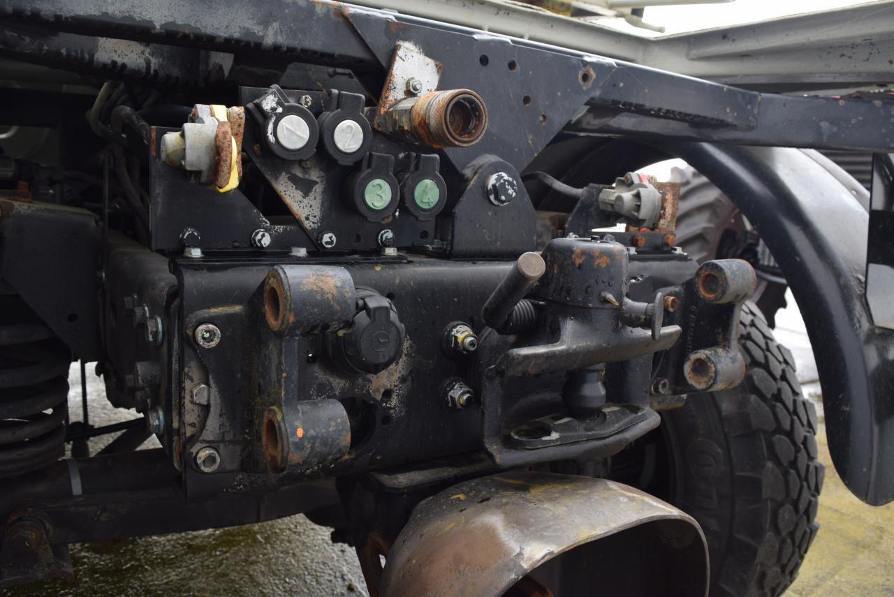 Mercedes-Benz U 90 - قلابات: صور 4 Mercedes-Benz U 90 - قلابات: صور 4