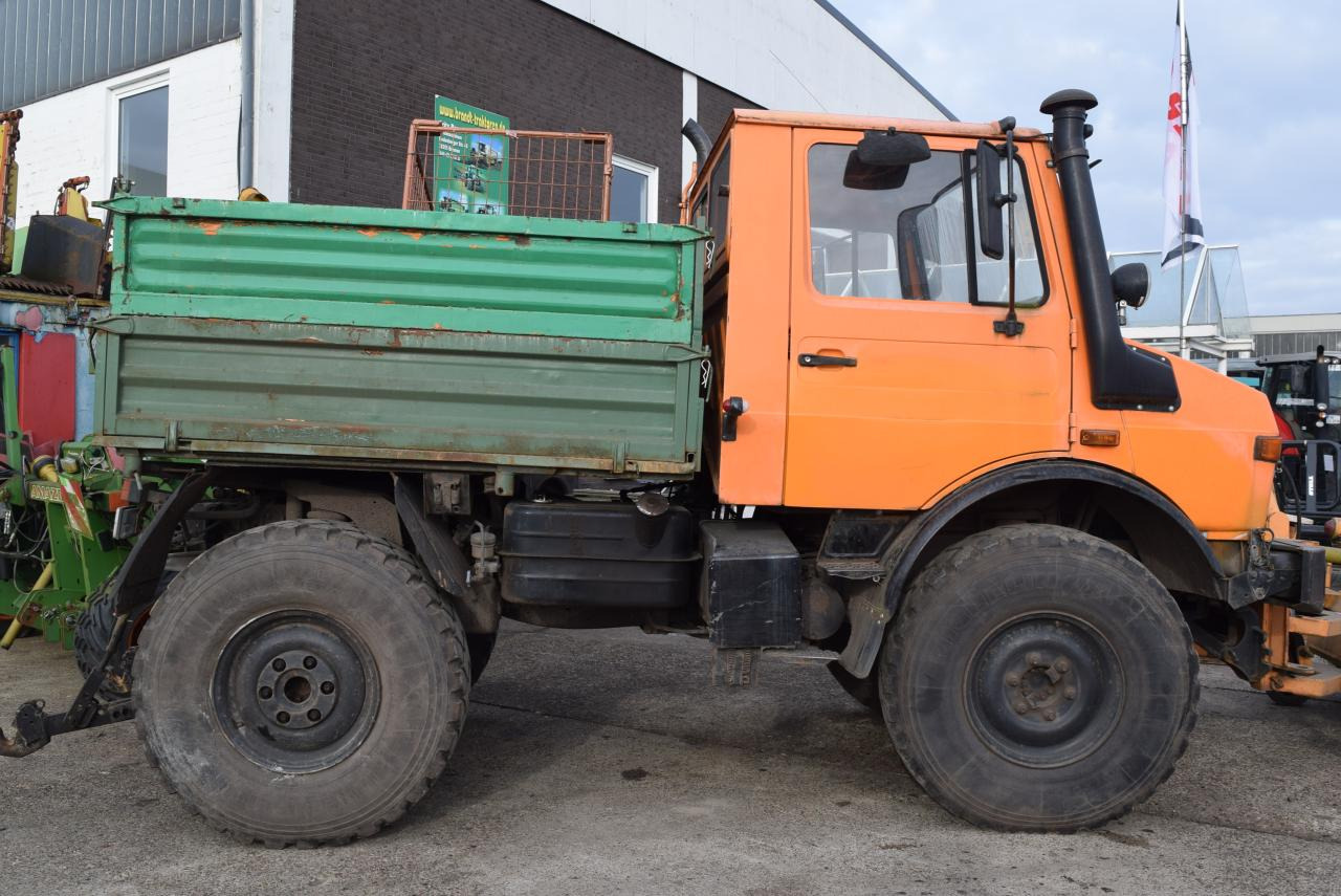 Mercedes-Benz Unimog U 1200 - سيارة بلدية: صور 4 Mercedes-Benz Unimog U 1200 - سيارة بلدية: صور 4