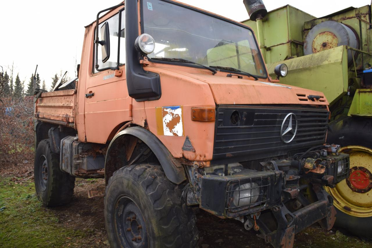 Mercedes-Benz Unimog U 1200 - سيارة بلدية: صور 1 Mercedes-Benz Unimog U 1200 - سيارة بلدية: صور 1