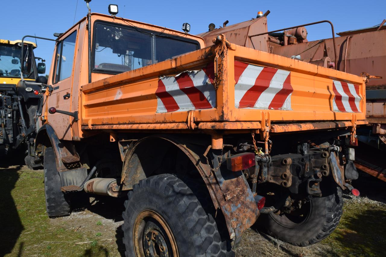 Mercedes-Benz Unimog U 1400 - سيارة بلدية: صور 4 Mercedes-Benz Unimog U 1400 - سيارة بلدية: صور 4