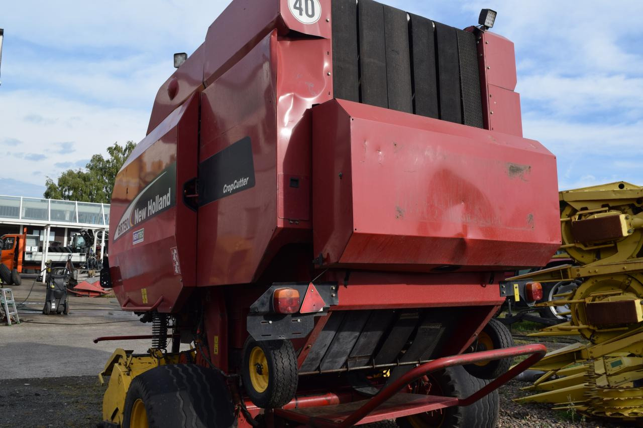 New Holland BR 750 CropCutter - مكبس القش الدائري: صور 5 New Holland BR 750 CropCutter - مكبس القش الدائري: صور 5