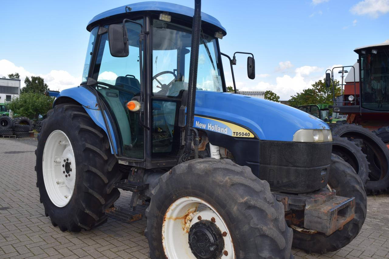 New Holland TD 5040 - جرار: صور 3 New Holland TD 5040 - جرار: صور 3