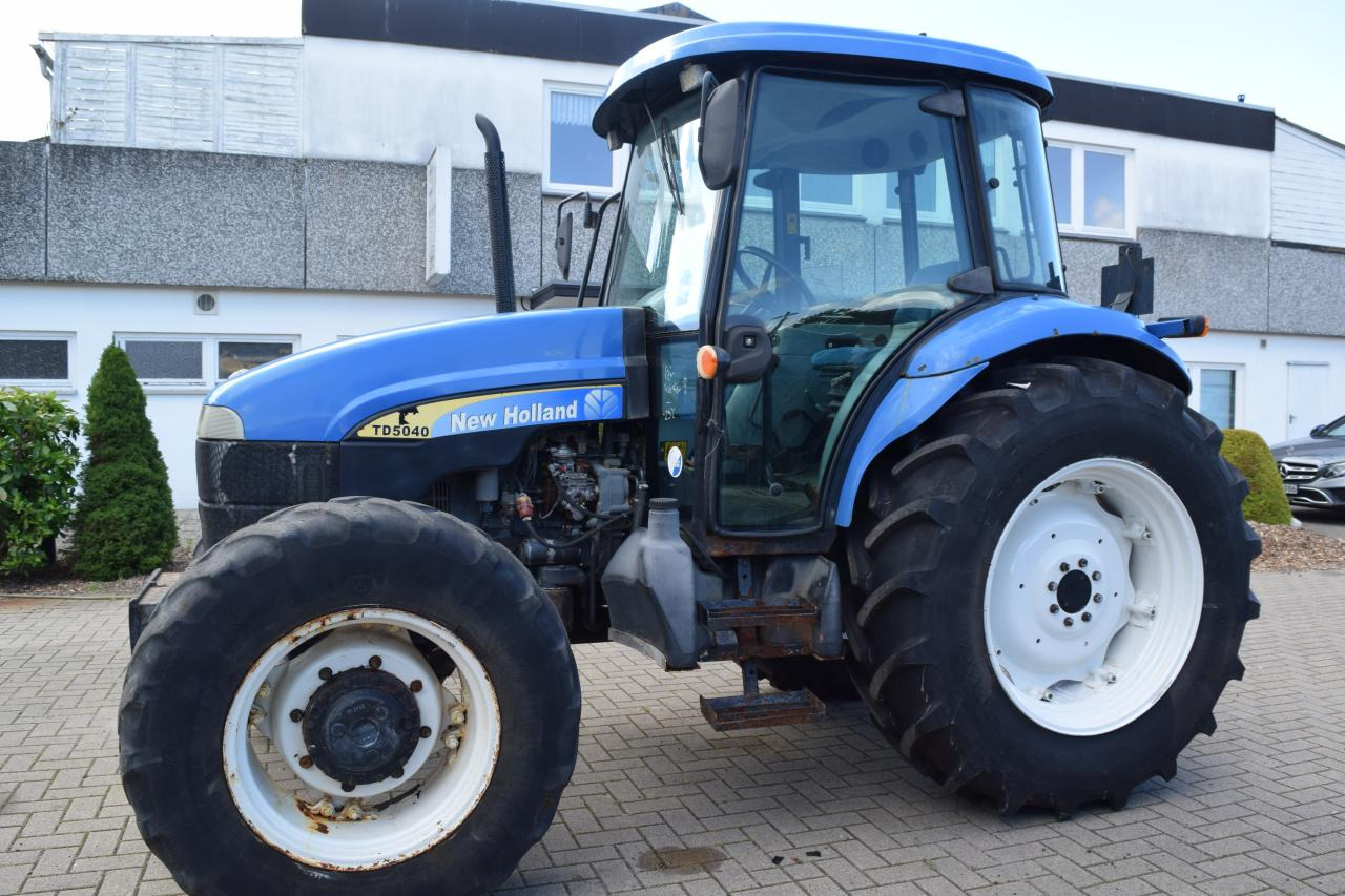New Holland TD 5040 - جرار: صور 1 New Holland TD 5040 - جرار: صور 1