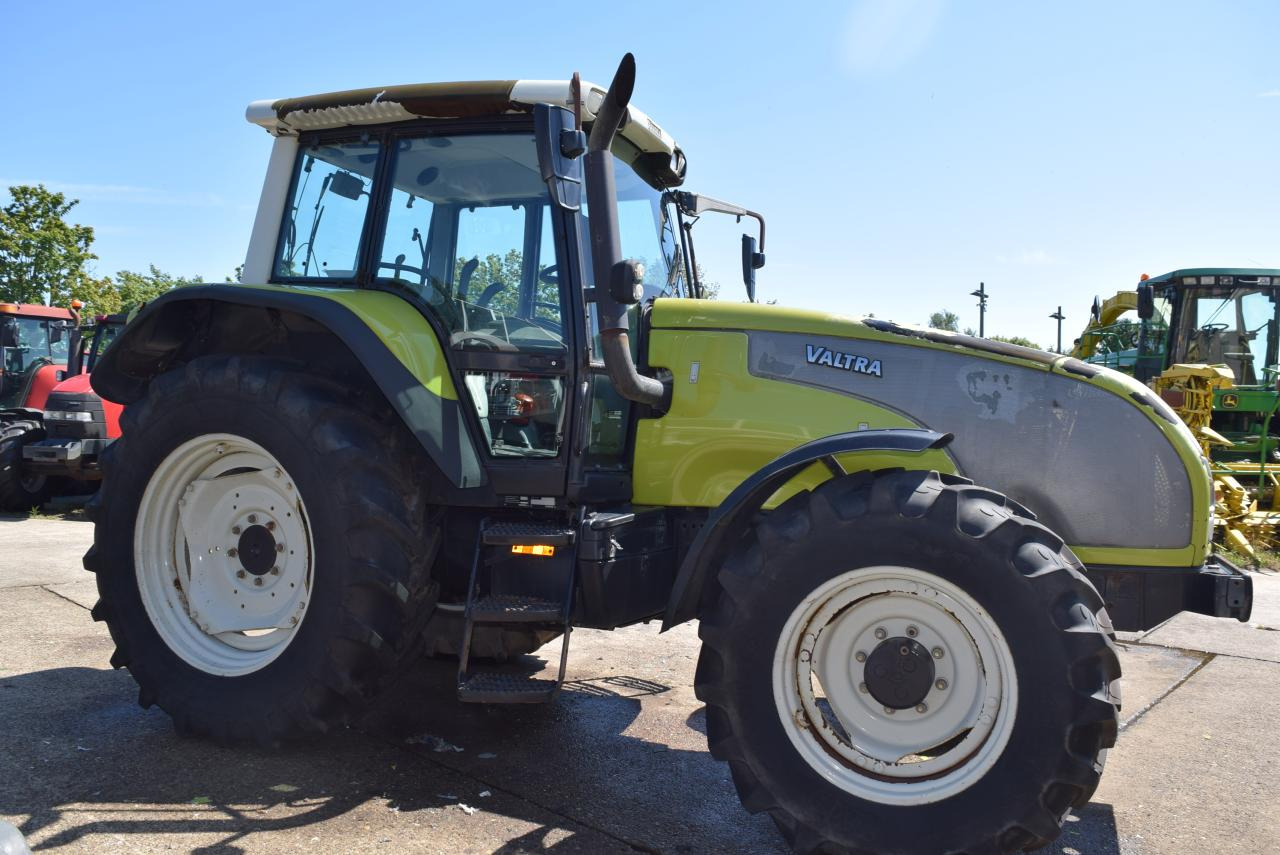 Valtra T120 - جرار: صور 2 Valtra T120 - جرار: صور 2