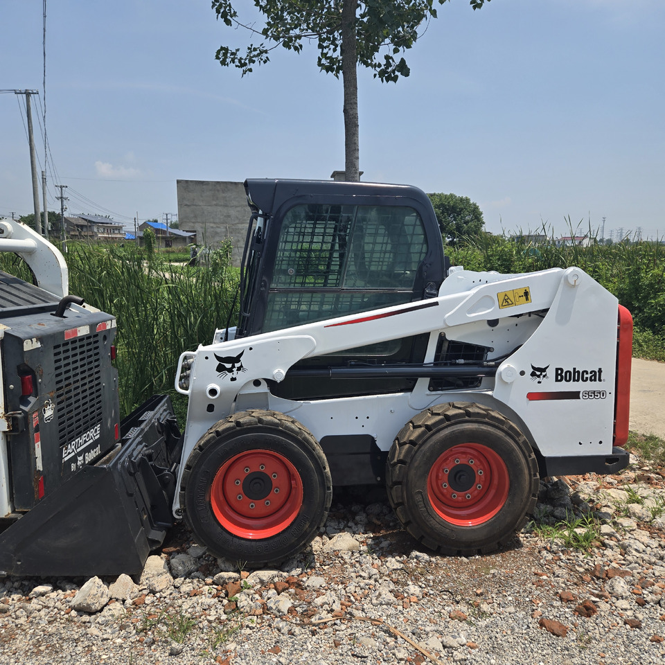 BOBCAT S550 - شيول صغير: صور 1 BOBCAT S550 - شيول صغير: صور 1