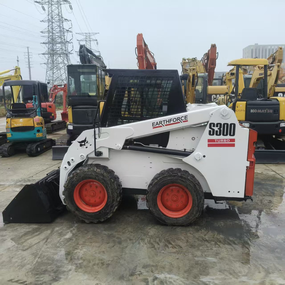 Bobcat S300 - شيول صغير: صور 1 Bobcat S300 - شيول صغير: صور 1