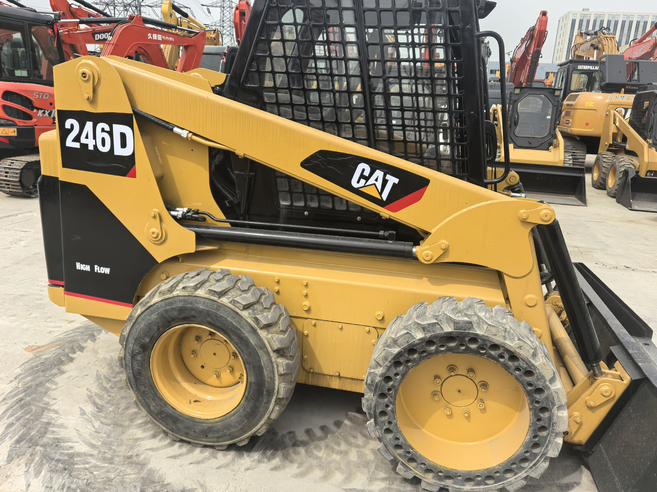 CAT 246D - شيول صغير: صور 3 CAT 246D - شيول صغير: صور 3