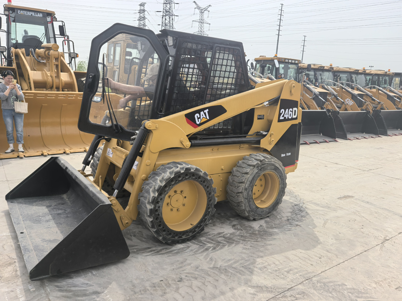 CAT 246D - شيول صغير: صور 2 CAT 246D - شيول صغير: صور 2