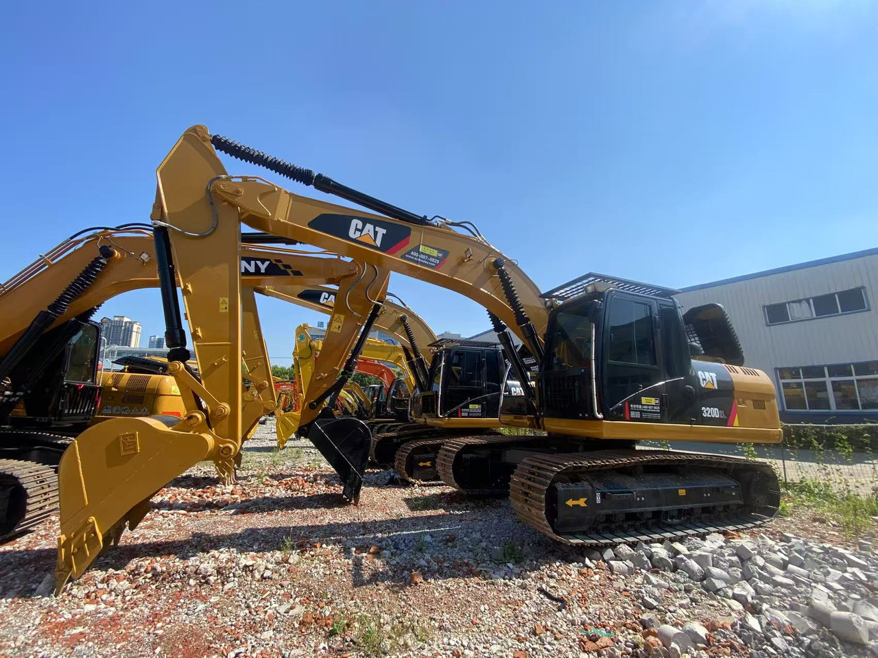 CAT 320D2L - حفارات زحافة: صور 3 CAT 320D2L - حفارات زحافة: صور 3