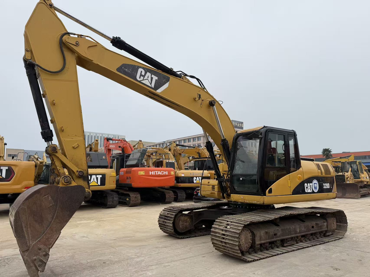 CAT 320D - حفارات زحافة: صور 1 CAT 320D - حفارات زحافة: صور 1
