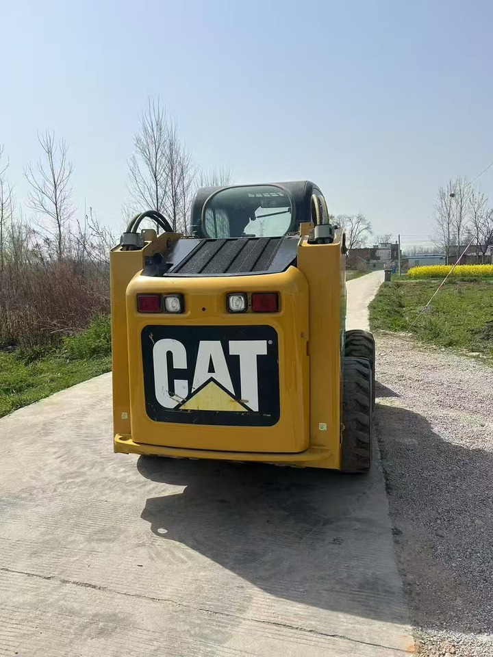 CATERPILLAR 246C - شيول صغير: صور 4 CATERPILLAR 246C - شيول صغير: صور 4