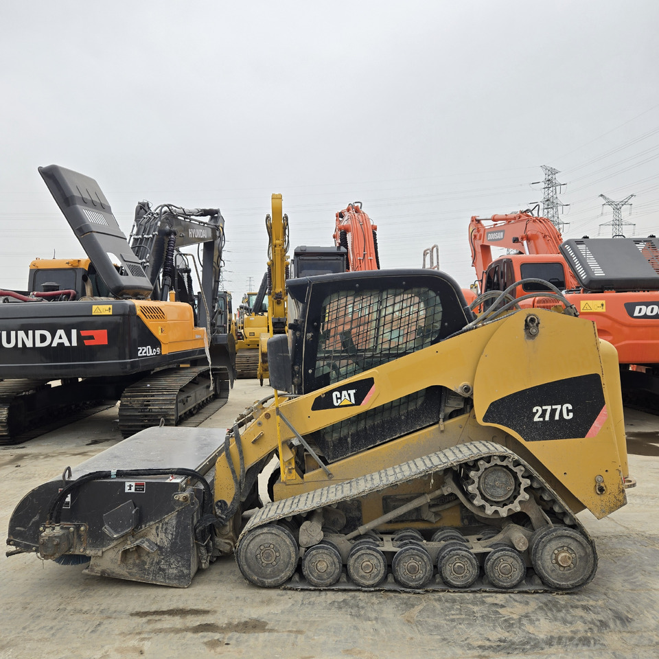 CATERPILLAR 277C - شيول صغير: صور 5 CATERPILLAR 277C - شيول صغير: صور 5