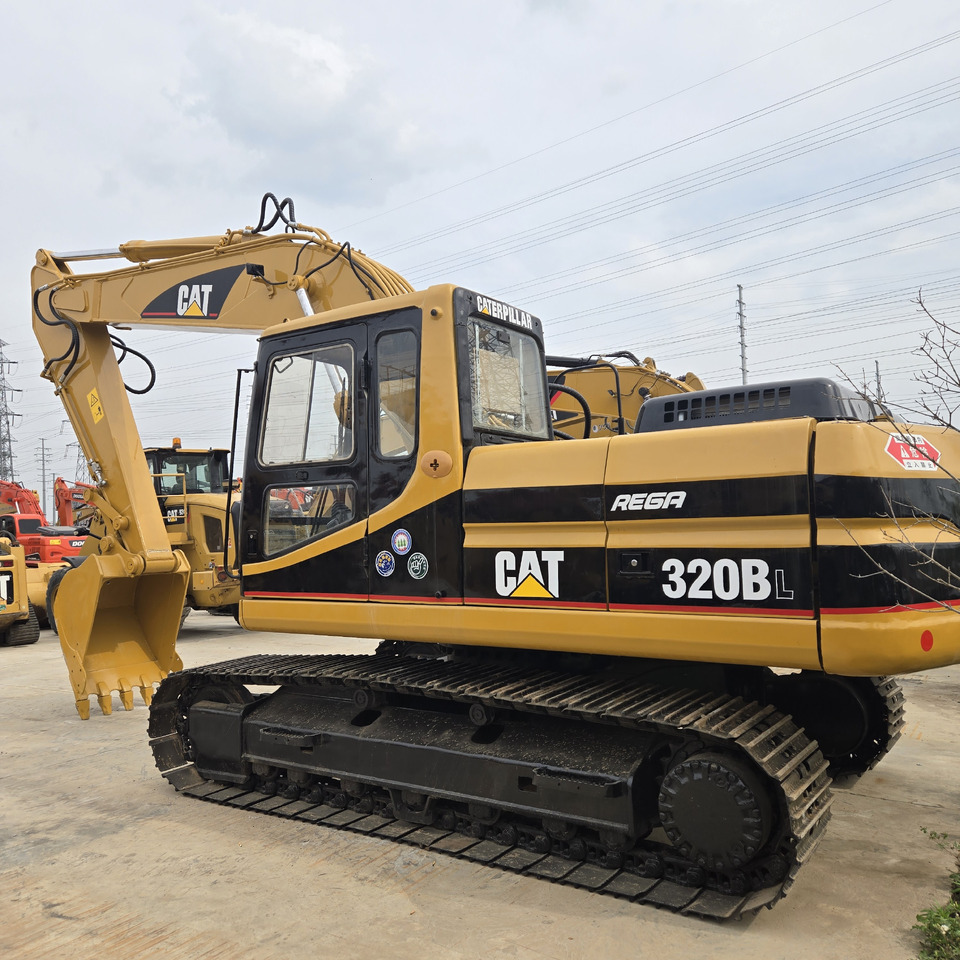 CATERPILLAR 320BL - حفارات زحافة: صور 5 CATERPILLAR 320BL - حفارات زحافة: صور 5