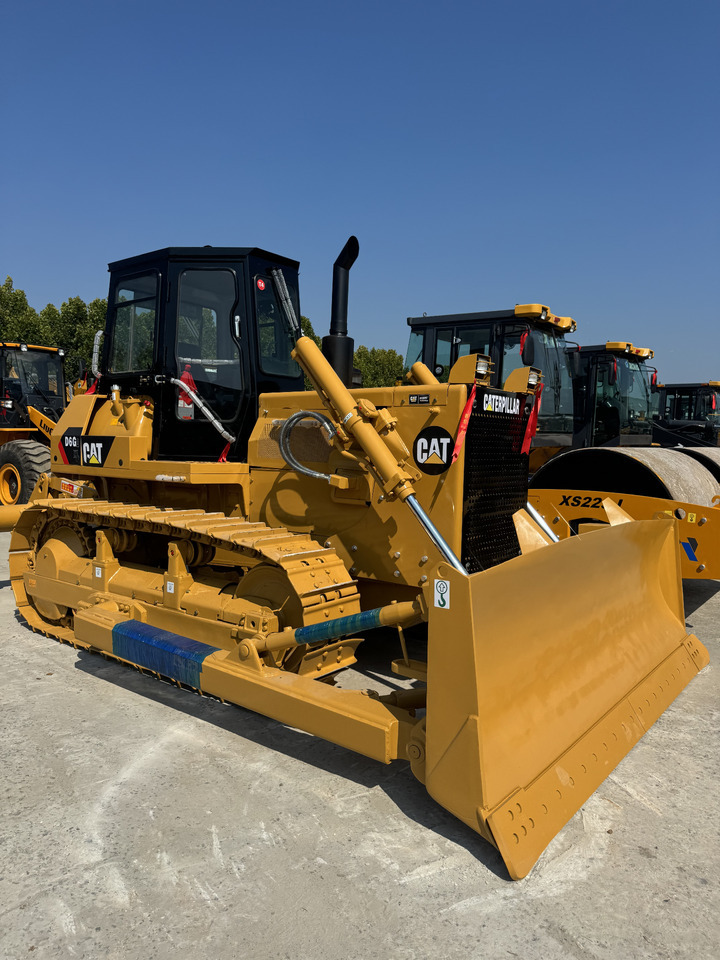 CATERPILLAR D6G - بلدوزر: صور 1 CATERPILLAR D6G - بلدوزر: صور 1