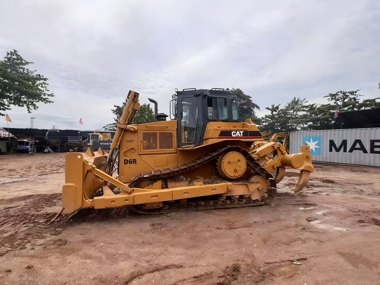 CATERPILLAR D6R - بلدوزر: صور 1 CATERPILLAR D6R - بلدوزر: صور 1