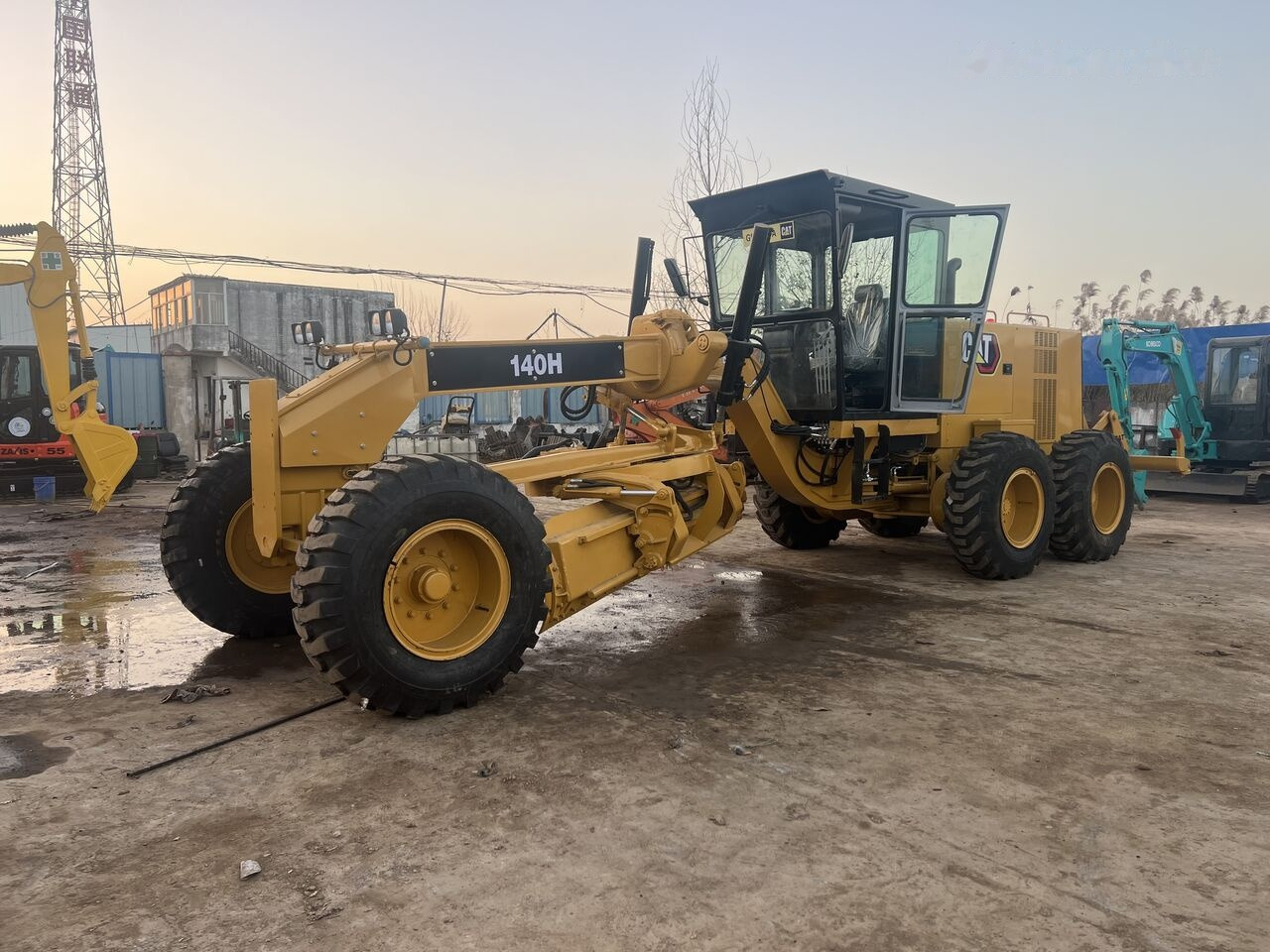 Caterpillar 140H - آلة تسوية الأرض: صور 4 Caterpillar 140H - آلة تسوية الأرض: صور 4