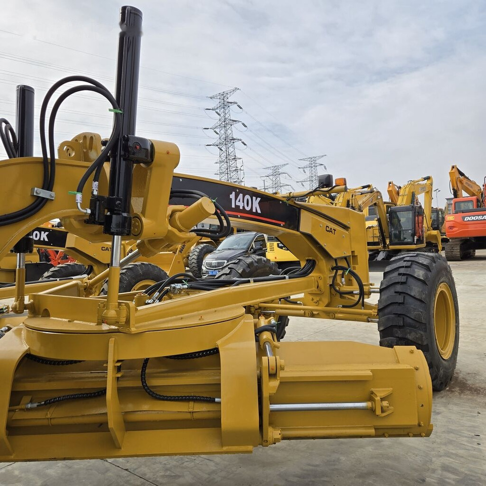 Caterpillar 140K - آلة تسوية الأرض: صور 3 Caterpillar 140K - آلة تسوية الأرض: صور 3